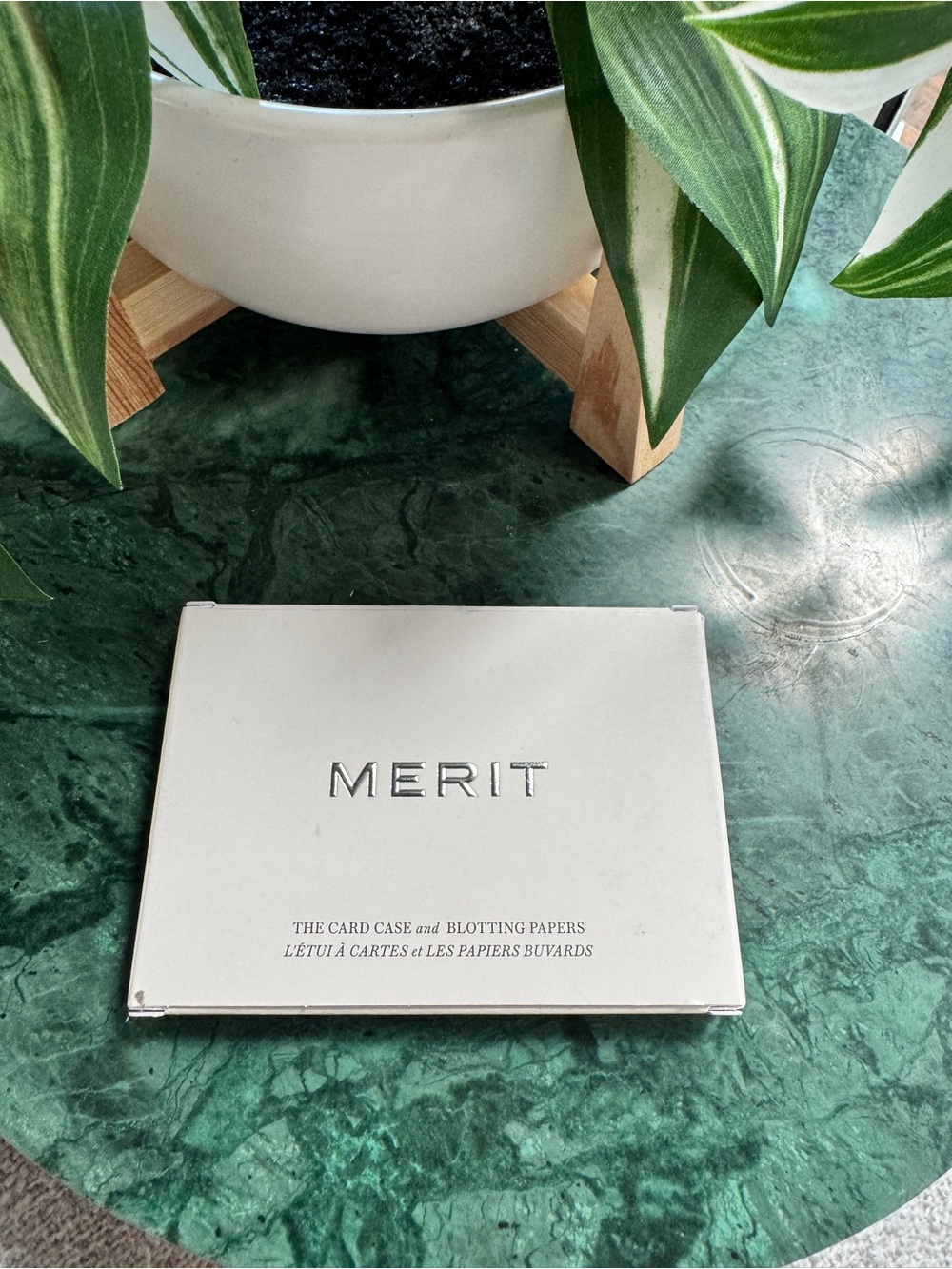 Merit White Card Case & Blotting Papers - Compact Oil Control